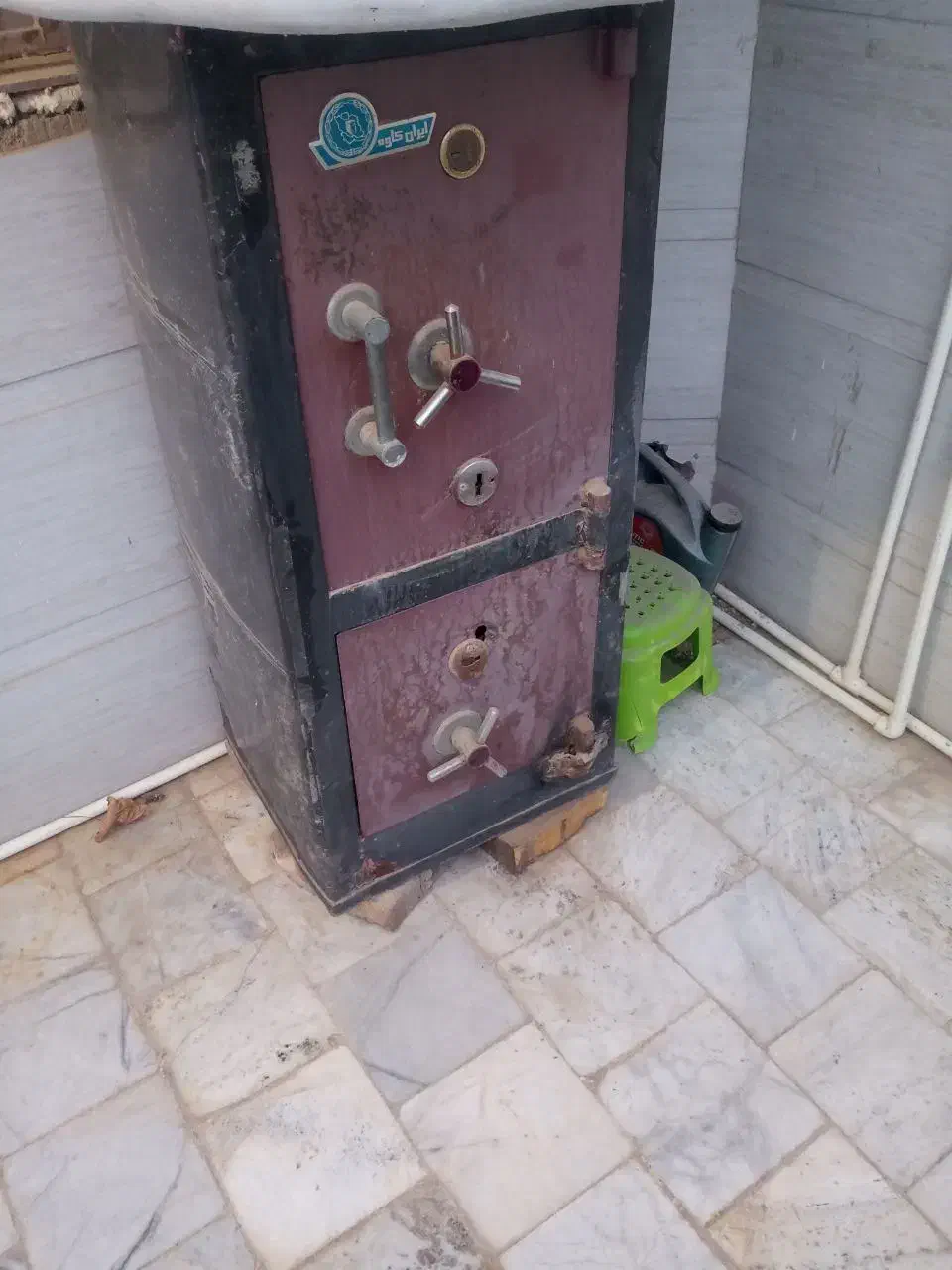 گاوصندوق|ابزارآلات|زابل, |دیوار