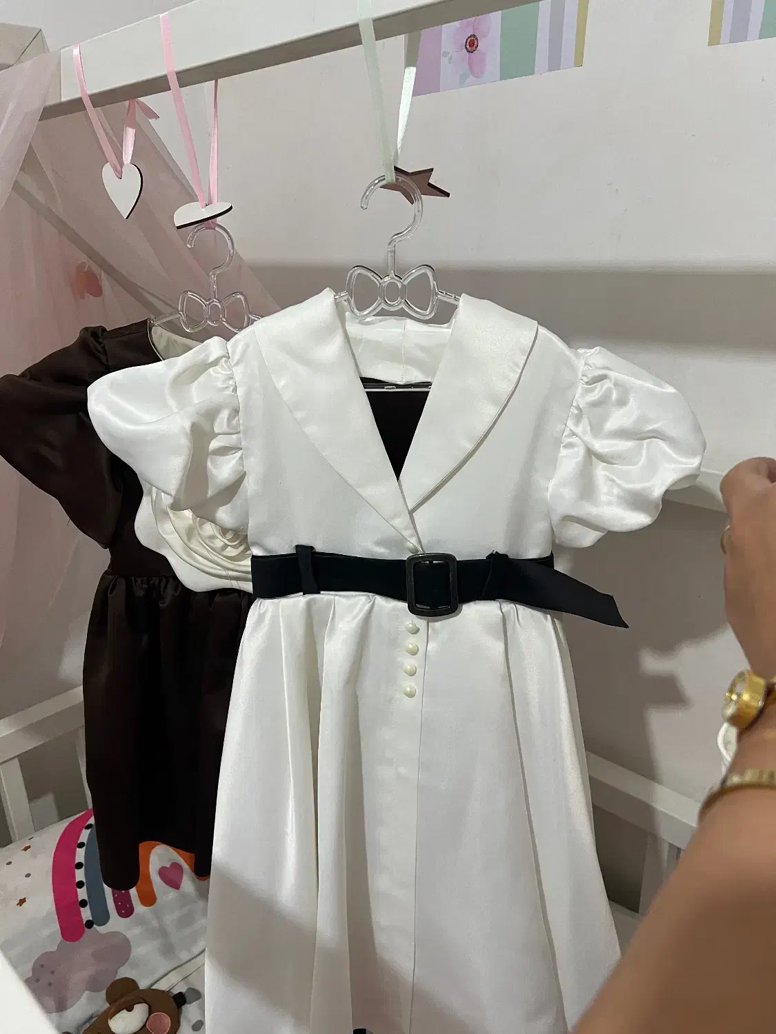 پیراهن بچگانه|کفش و لباس بچه|رشت, منظریه|دیوار