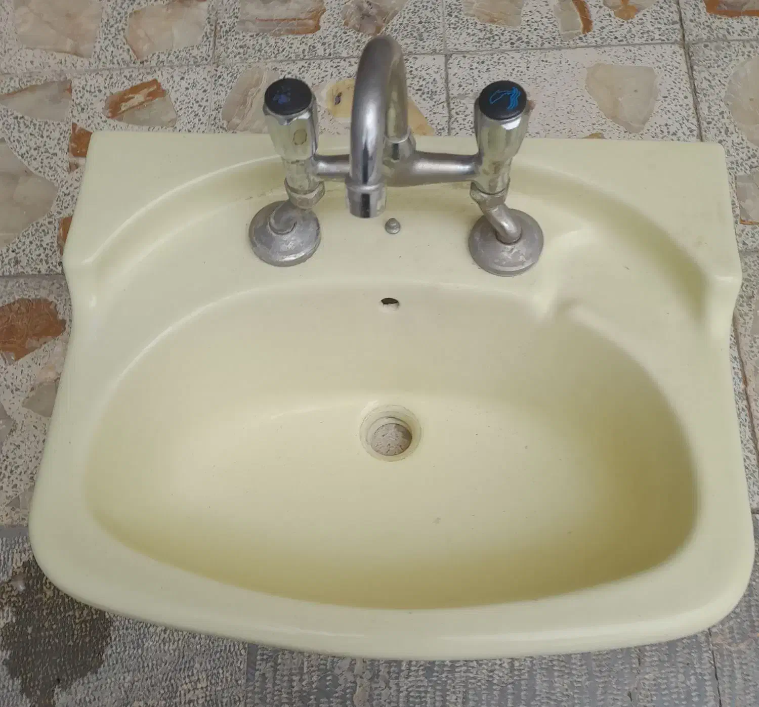 روشوییدرحدنوباشیرآلات|لوازم سرویس بهداشتی|شهرکرد, |دیوار