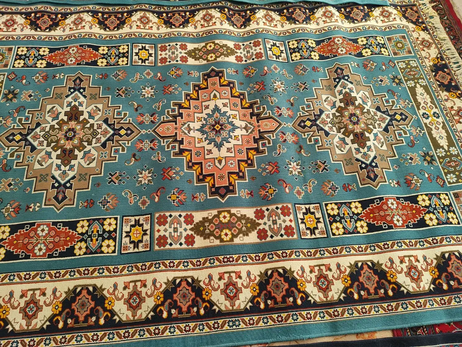 چند عدد گلیم|گلیم، جاجیم، گبه|زابل, |دیوار