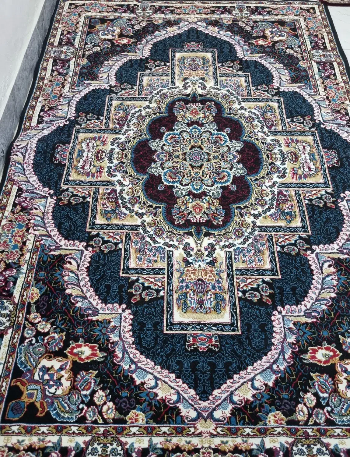 فرش شش متری|فرش|سرپل ذهاب, |دیوار