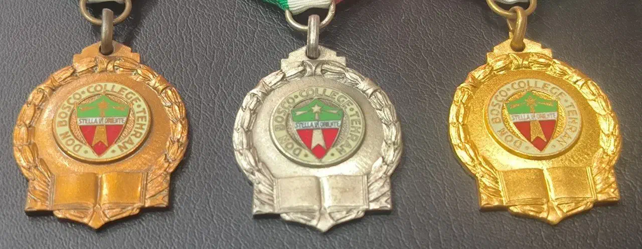 ست کامل مدال‌ های کالج|کلکسیون سکه، تمبر، اسکناس|تهران, فردوسی|دیوار