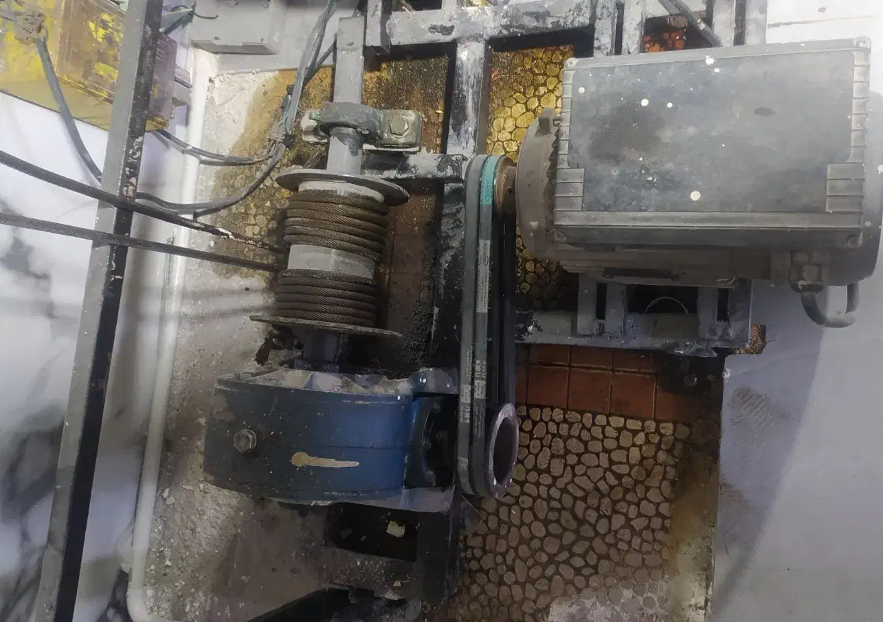 بالابر تک فاز|ماشین‌آلات صنعتی|سمنان, |دیوار