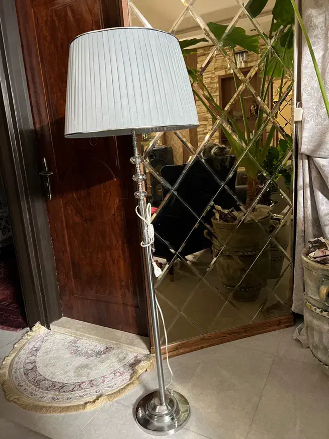 آباژور کنار سالنی|چراغ خواب و آباژور|مشهد, شهرک لشکر (شهرک غرب)|دیوار