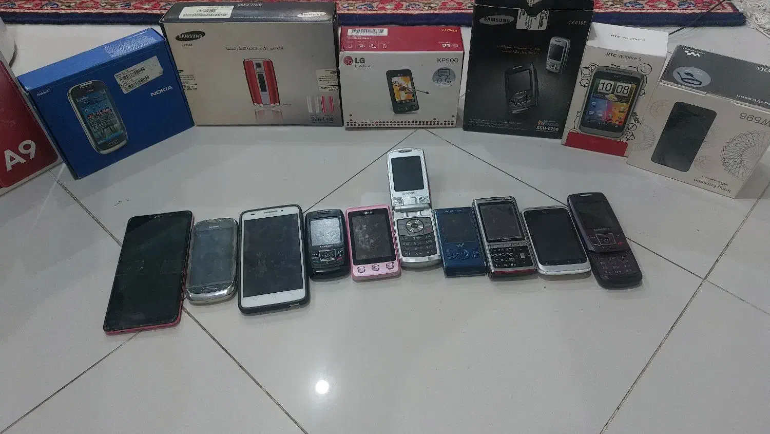 تعدادی گوشی نوستالژی سالم|موبایل|کرمان, |دیوار