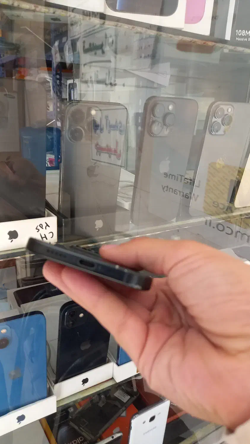 ۱۵ نرمال|موبایل|اصفهان, کلمه خوران|دیوار