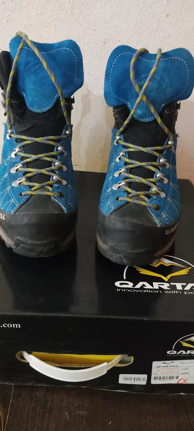 کفش کوه قارتال|کیف، کفش، کمربند|لاهیجان, کوی خزر|دیوار