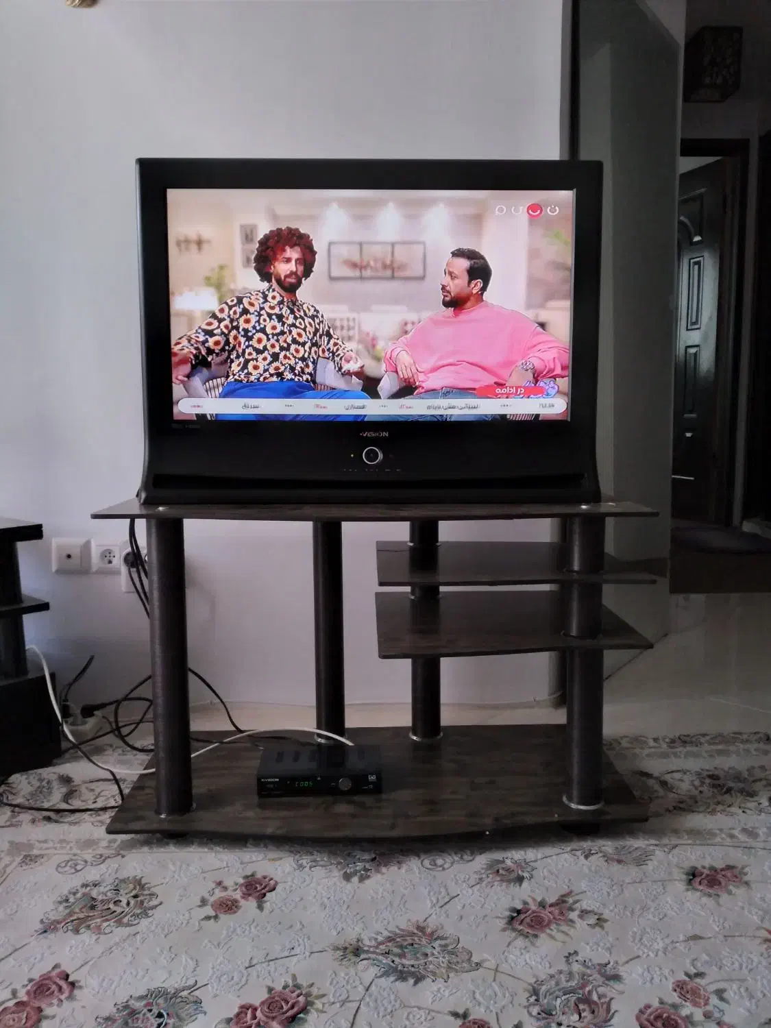 تلویزیون ۳۲ اینچ و گیرنده داخلی ایکس ویژن|تلویزیون و پروژکتور|گلبهار, شهر جدید گلبهار|دیوار
