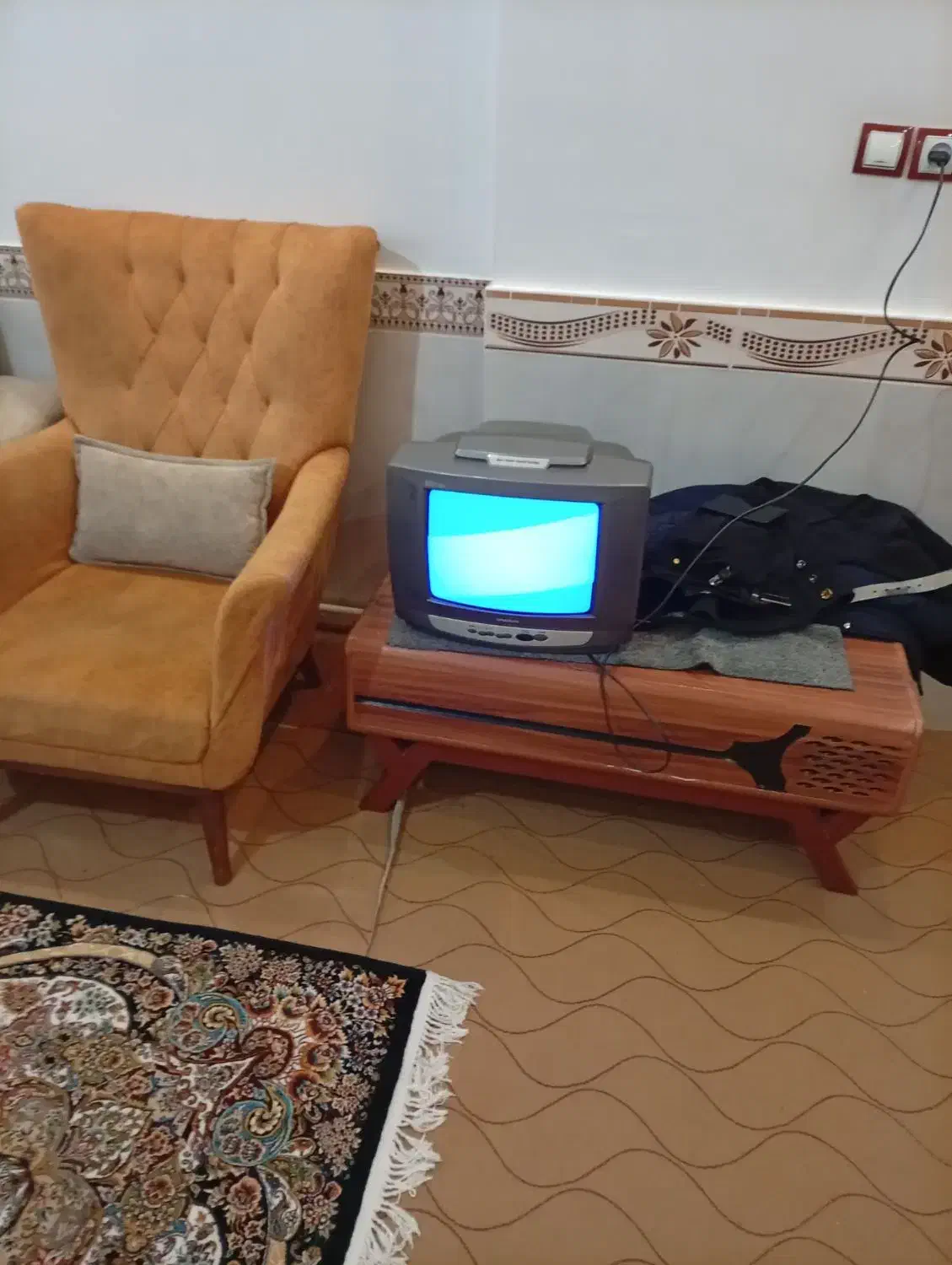 تلویزیون قدیمی 14|تلویزیون و پروژکتور|خرمدره, |دیوار