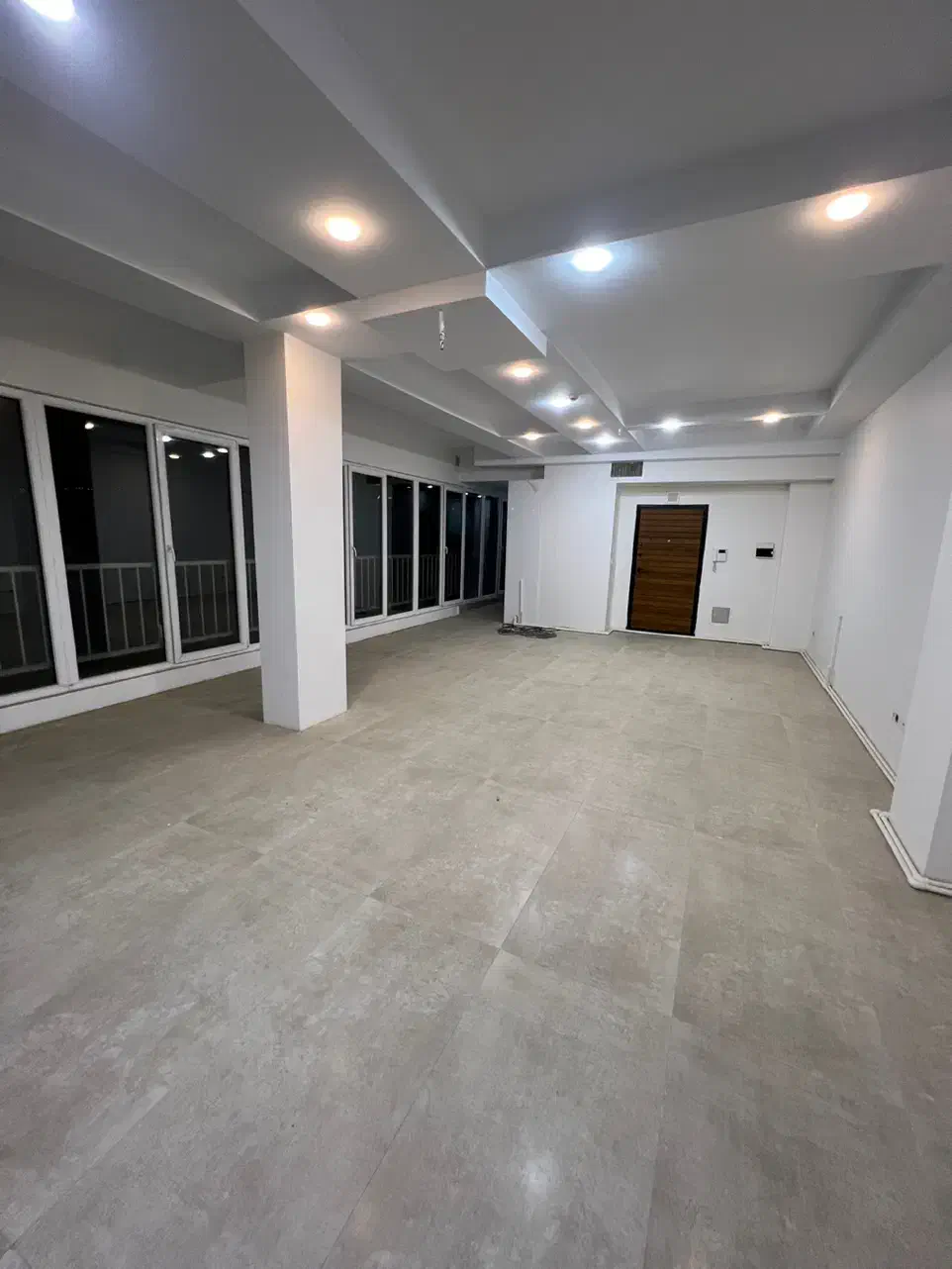 ۱۰۵ متر نوساز موقعیت اداری لوکیشن عالی|فروش دفتر کار، اتاق اداری، مطب|کرج, برغان|دیوار