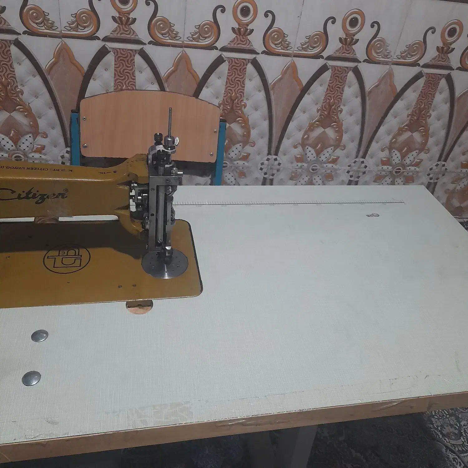 چرخ هندی|چرخ خیاطی و ریسندگی|سرباز, |دیوار