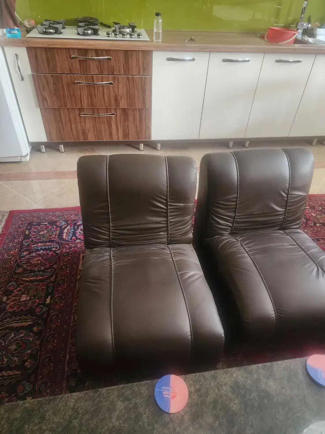 مبل چرم|مبلمان خانگی و میز عسلی|قم, سالاریه|دیوار