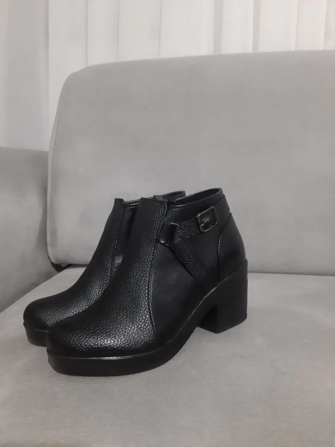 پوتین|کیف، کفش، کمربند|ماکو, |دیوار