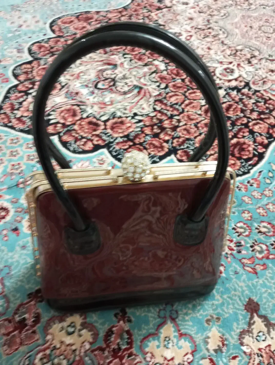 کیف مجلسی در حدنوو و تخت اهنی یک نفره|کیف، کفش، کمربند|قم, شهر قائم|دیوار