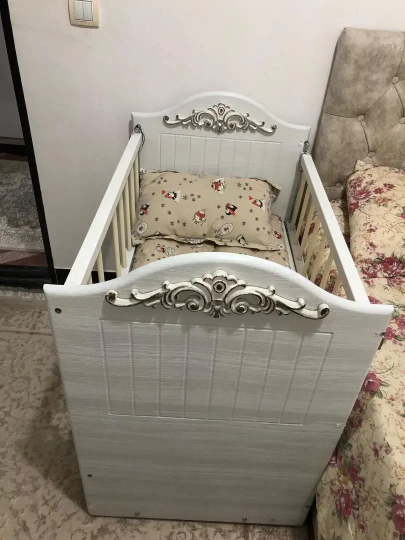 تخت نوزاد|تخت و صندلی بچه|نقده, |دیوار