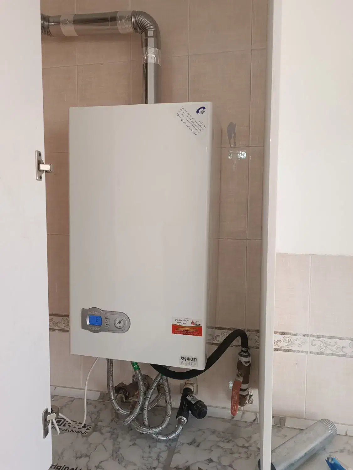 نمایندگی پکیج ایران رادیاتور ،بوتان|آبگرمکن، پکیج، شوفاژ|صدرا-فارس, فاز ۱|دیوار