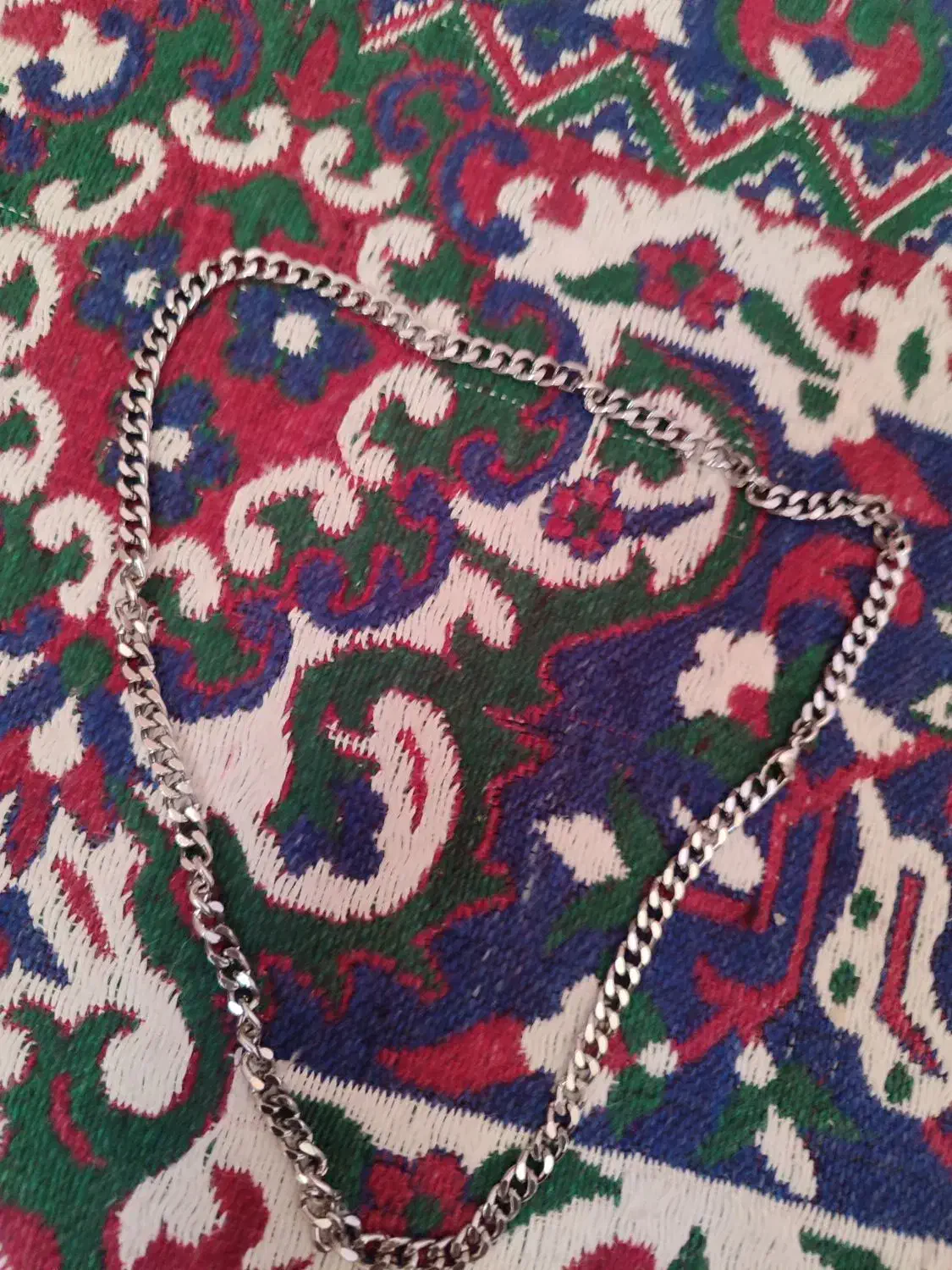 گردن بند است|بدلیجات|صدرا-فارس, فاز ۱|دیوار