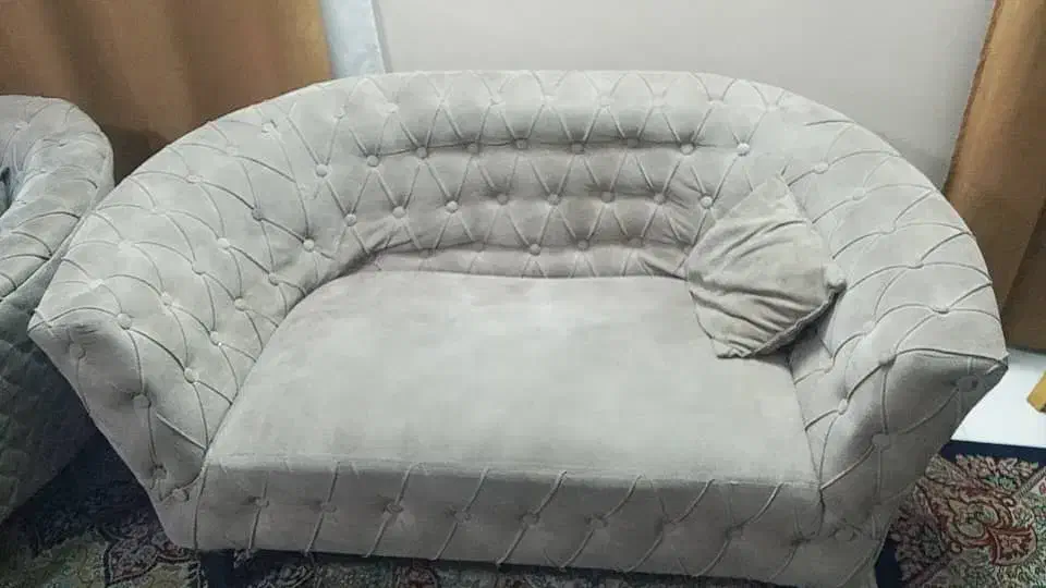 مبل|مبلمان خانگی و میز عسلی|شیراز, قلعه شاهزاده بیگم|دیوار