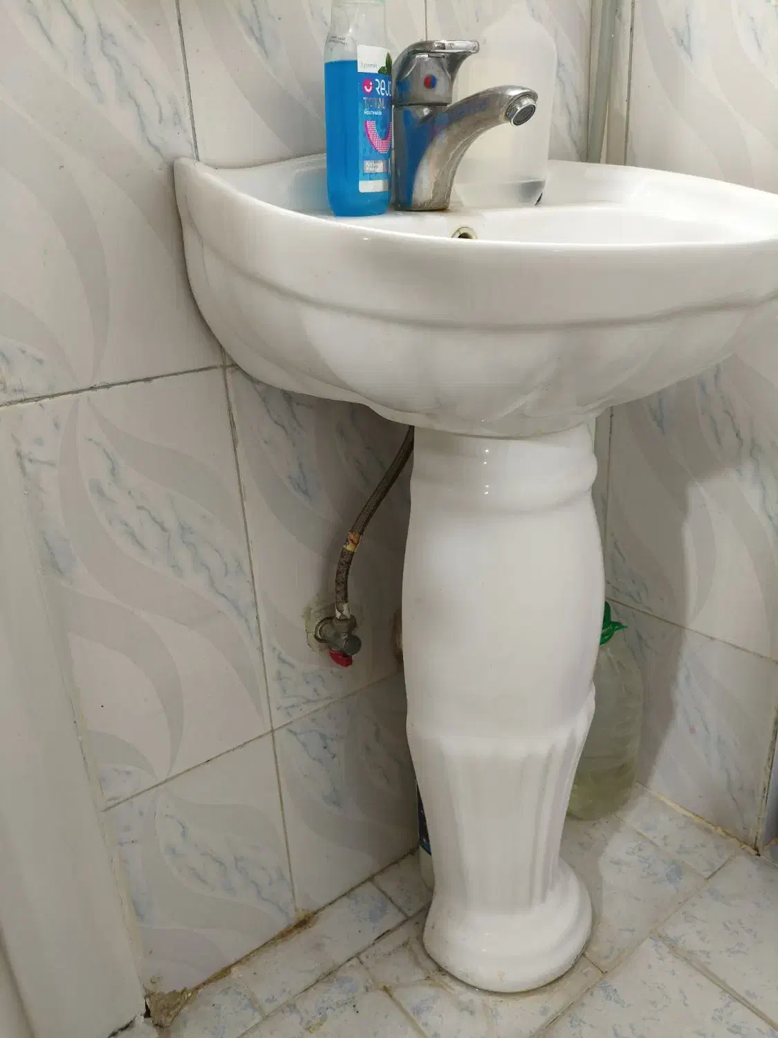 رو شویی در حد نو|لوازم سرویس بهداشتی|اندیشه, اندیشه فاز ۱|دیوار