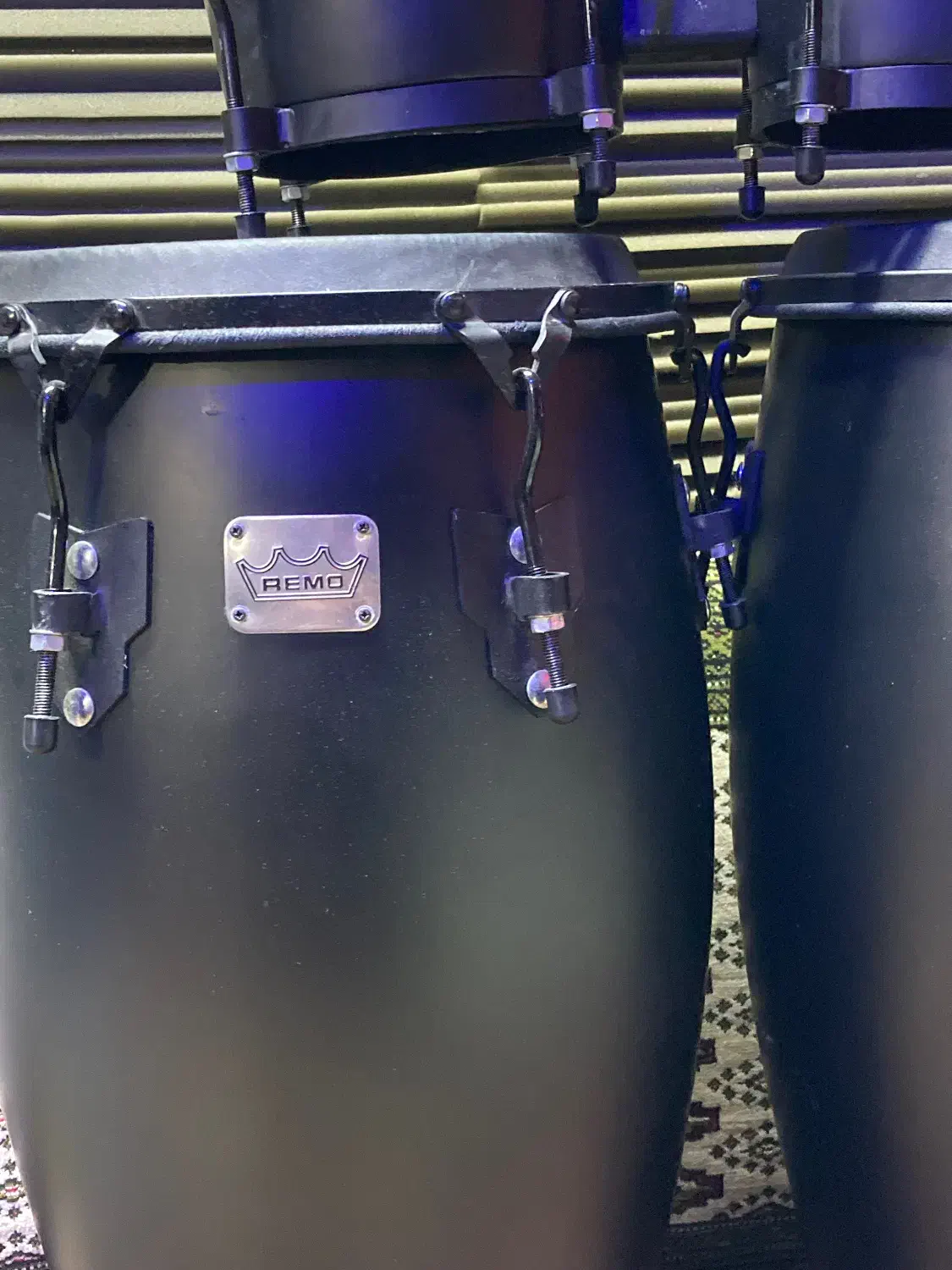 ساز نو میباشد|درام و پرکاشن|آمل, |دیوار