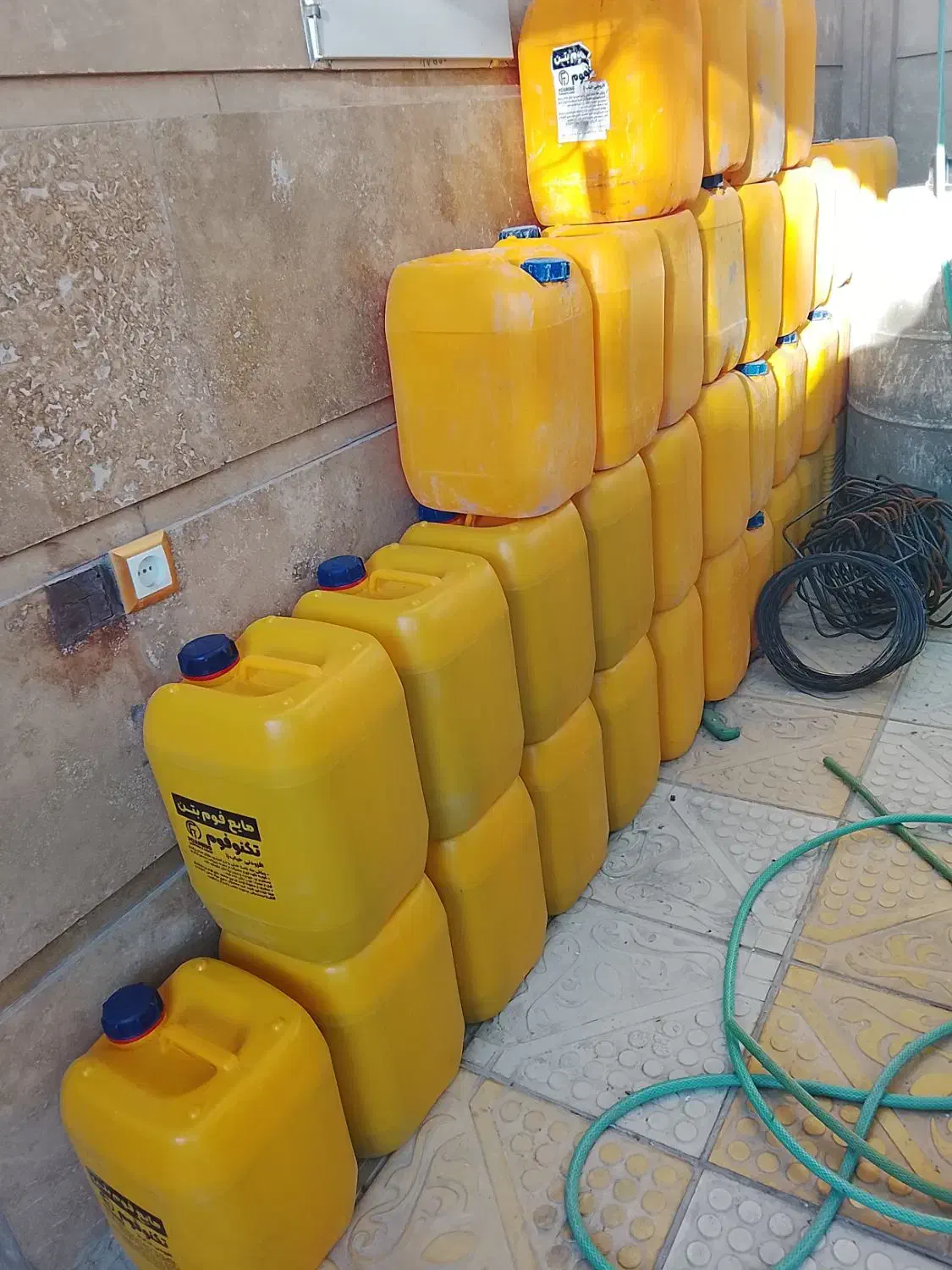 بشکه/دبه/قوطی ۲۰ لیتری|ظروف نگهدارنده، پلاستیکی، یکبارمصرف|یاسوج, |دیوار