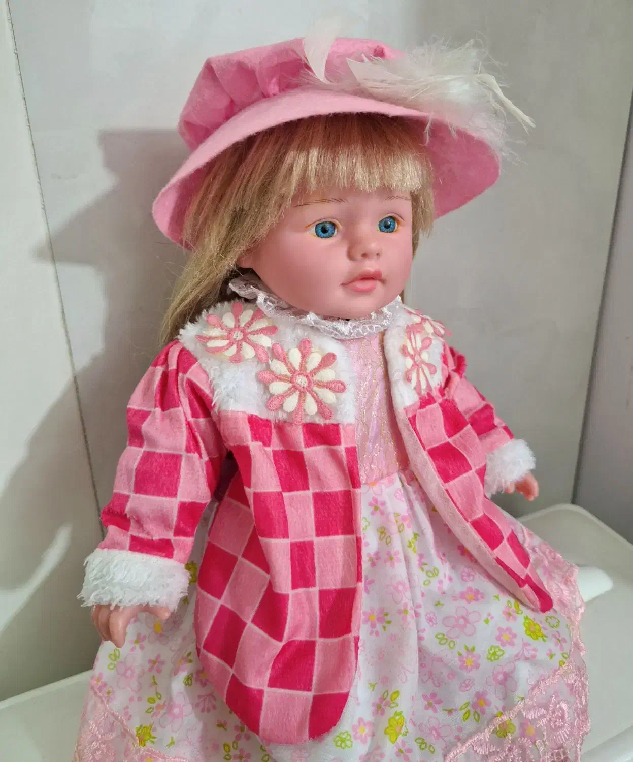 عروسک دختر زیبا|اسباببازی|مشهد, رده|دیوار