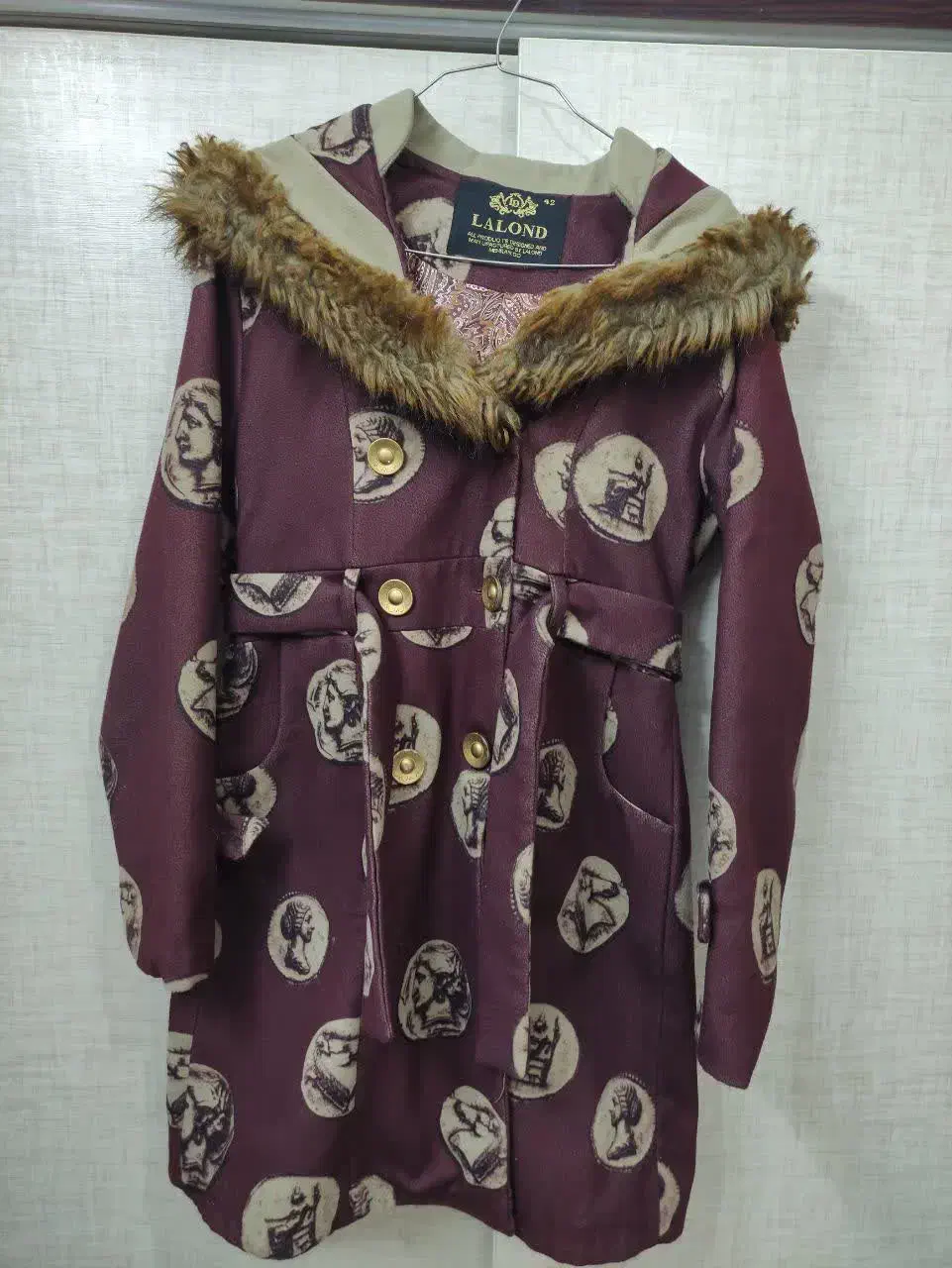 ۲عدد پالتو فقط ۴۰۰هزار|لباس|بروجرد, |دیوار