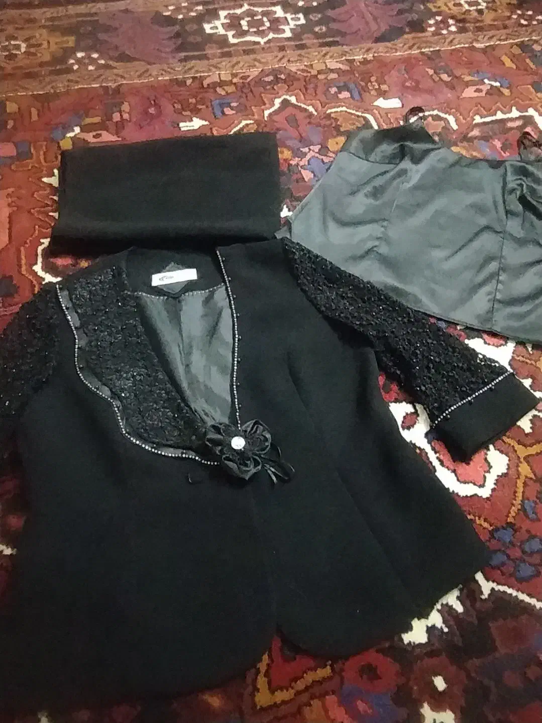 کت دامن|لباس|اهر, |دیوار