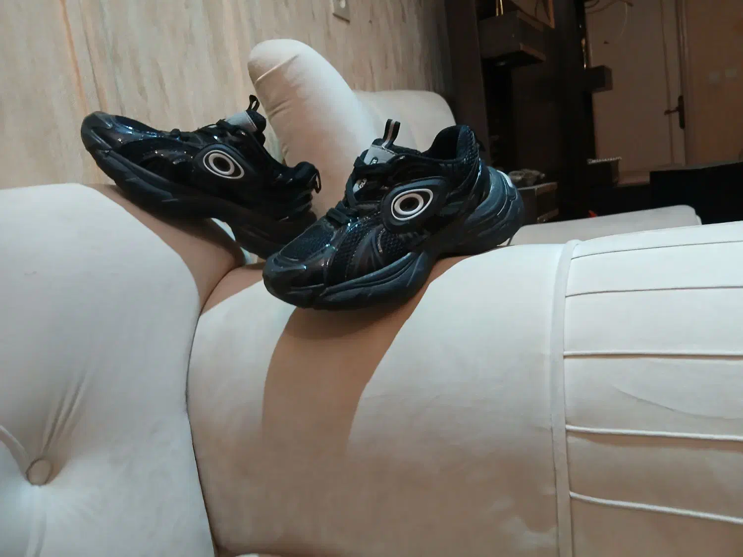 کتونی اسپورت ۴۲|کیف، کفش، کمربند|سلماس, |دیوار