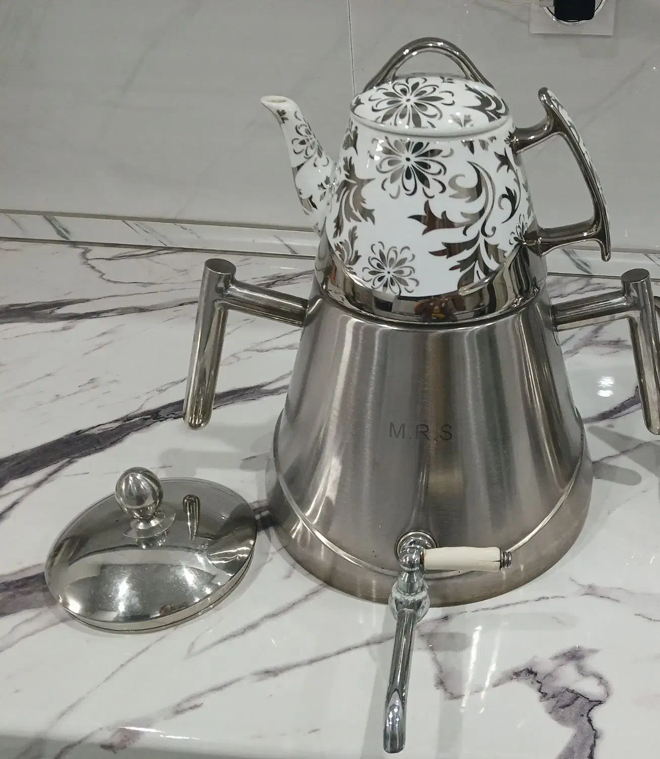 ست کتری و قوری قیمت ۱/۷۰۰میلیون|قوری، کتری، قهوه‌ساز دستی|اسلام‌شهر, شهرک مهدیه|دیوار