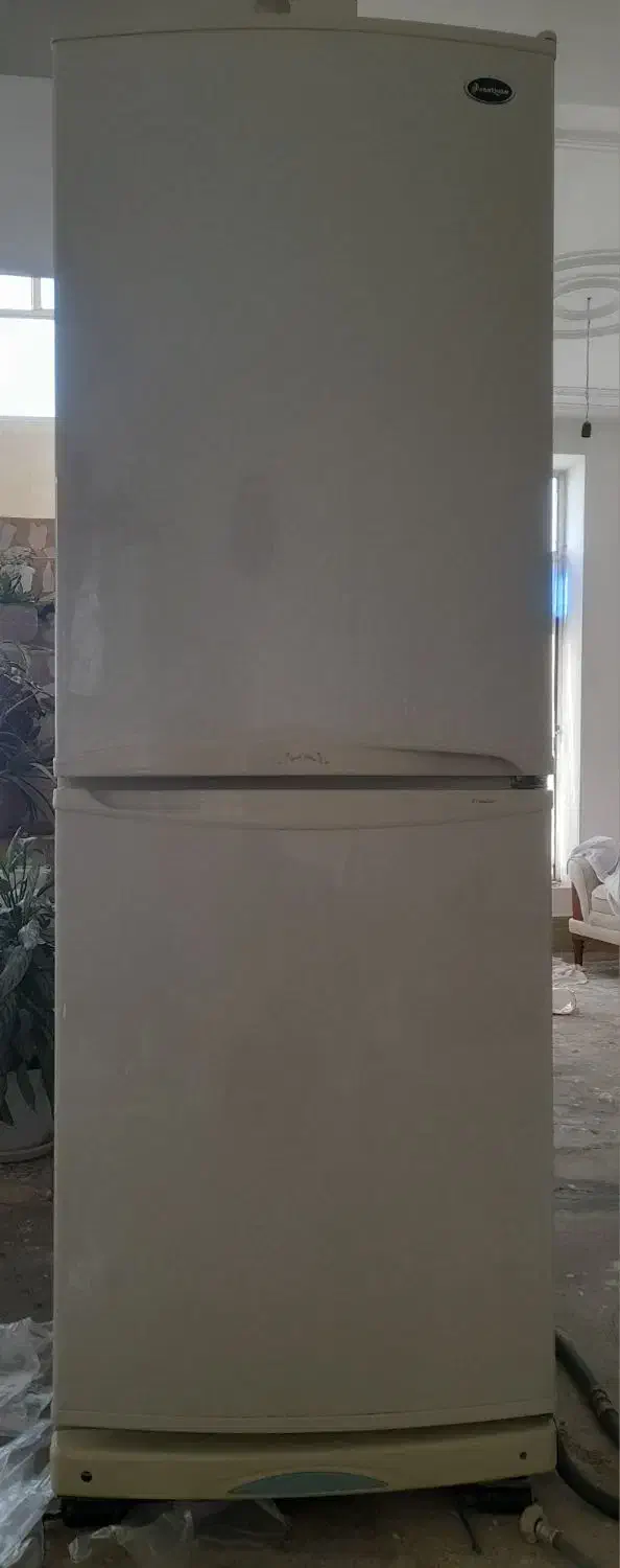 یخچال و فریزر|یخچال و فریزر|صحنه, |دیوار