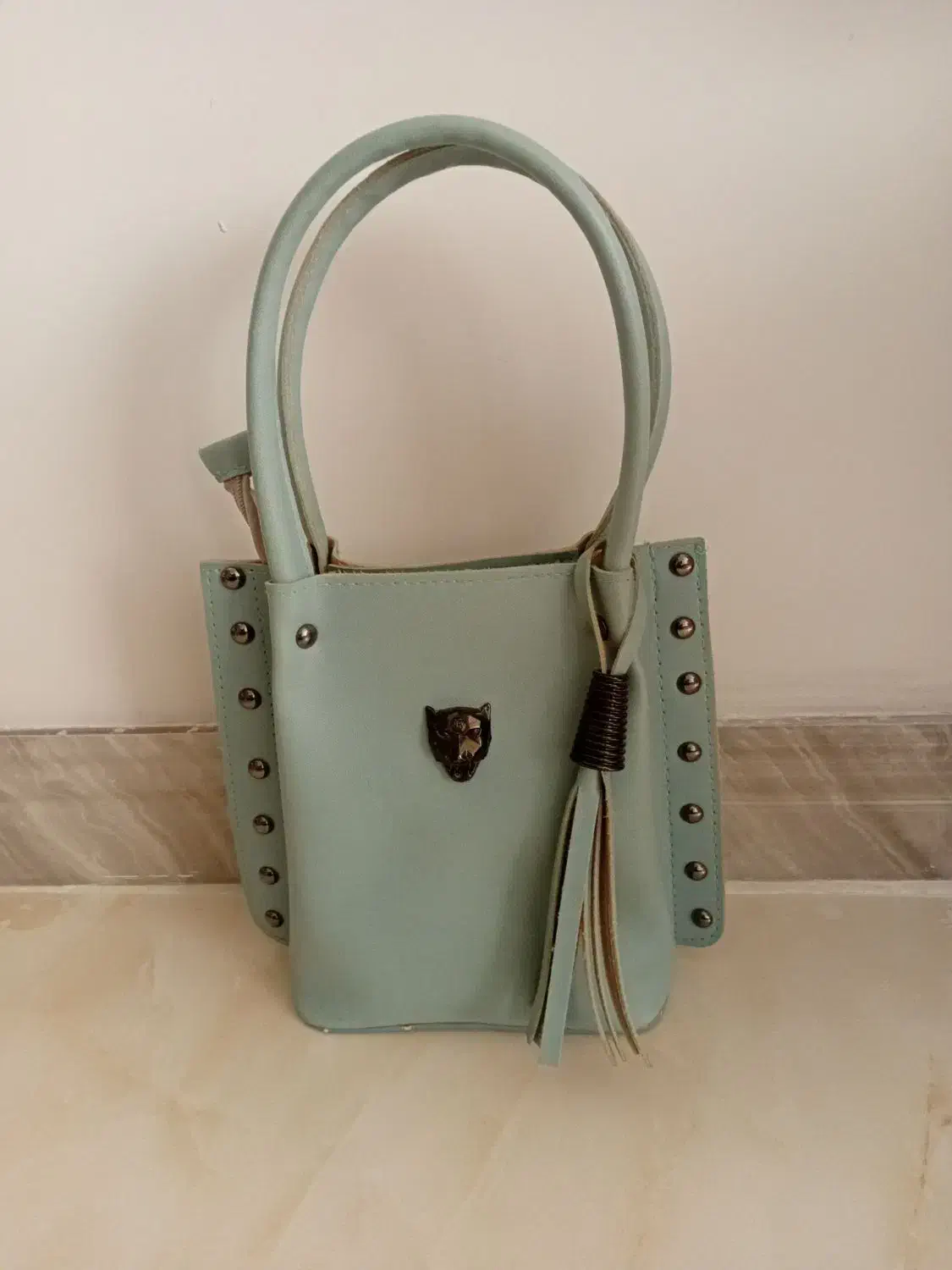 دومدل|کیف، کفش، کمربند|نهاوند, |دیوار