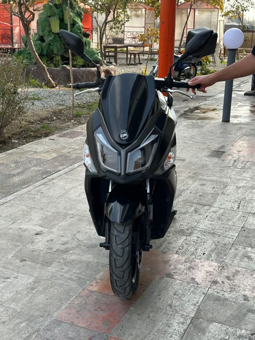 گلکسی j200 (sym)|موتورسیکلت|اندیشه, اندیشه فاز ۳|دیوار