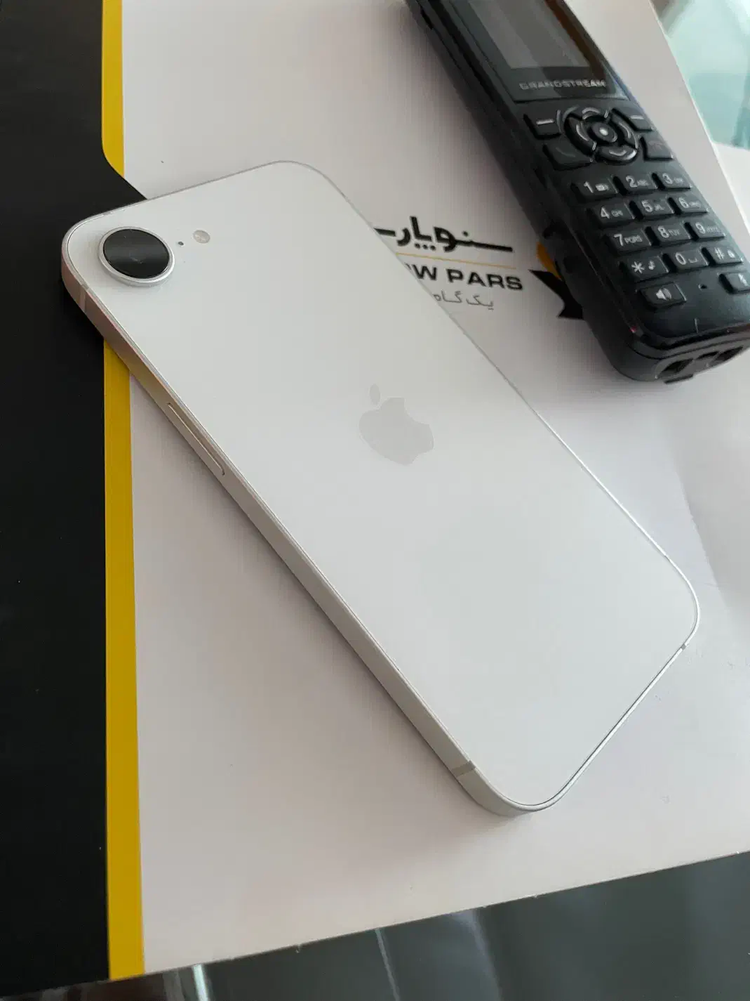 iPhone 16e 128 white|موبایل|یزد, |دیوار
