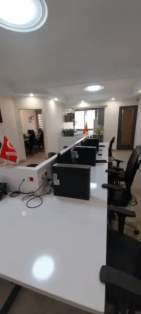 ۷۰ متر سند اداری بر کاشانی نورگیر|اجارهٔ دفتر کار، اتاق اداری، مطب|تهران, سازمان برنامه شمالی|دیوار