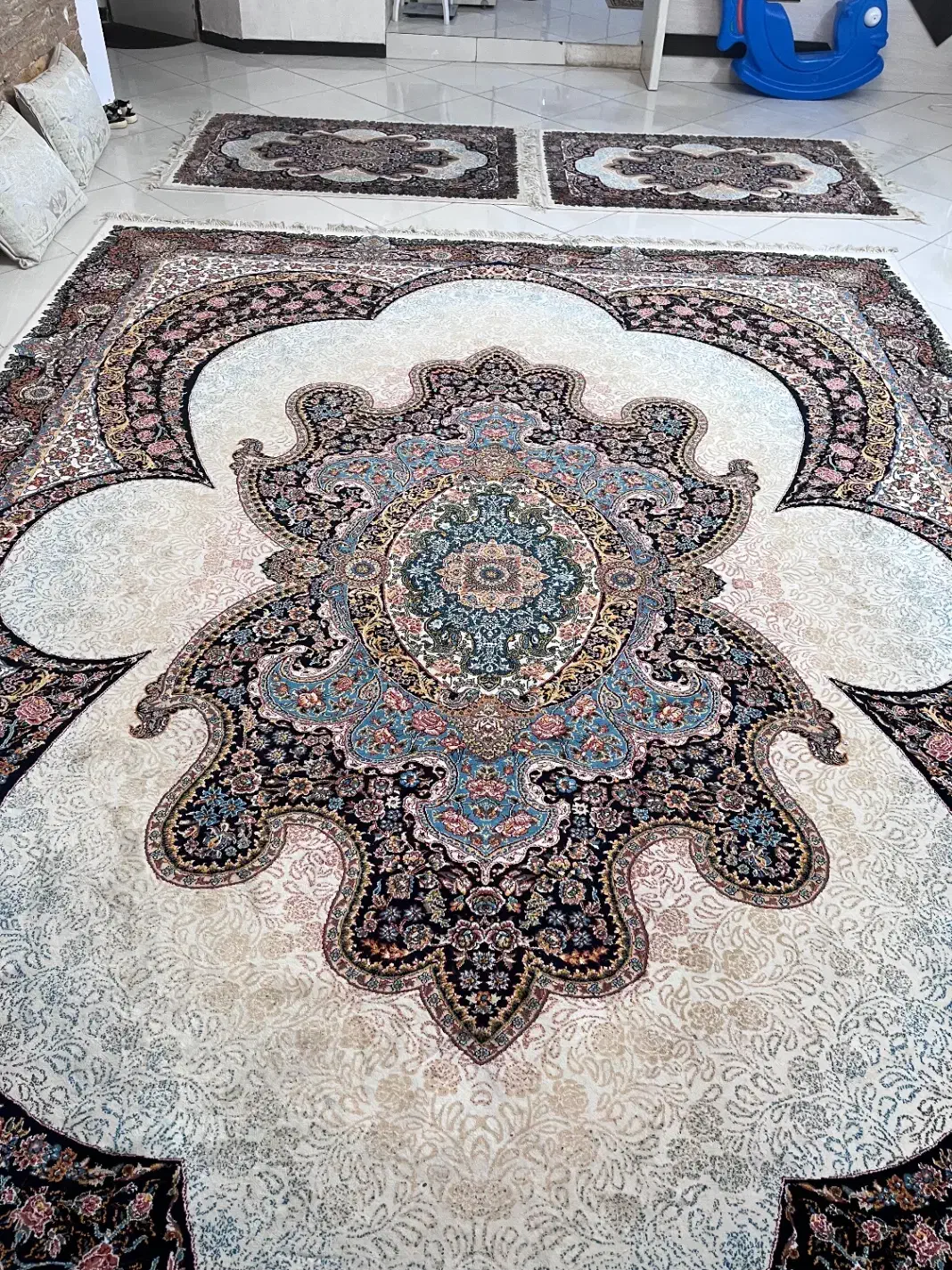 فرش|فرش|مشهد, نرگس (شهرک غرب)|دیوار