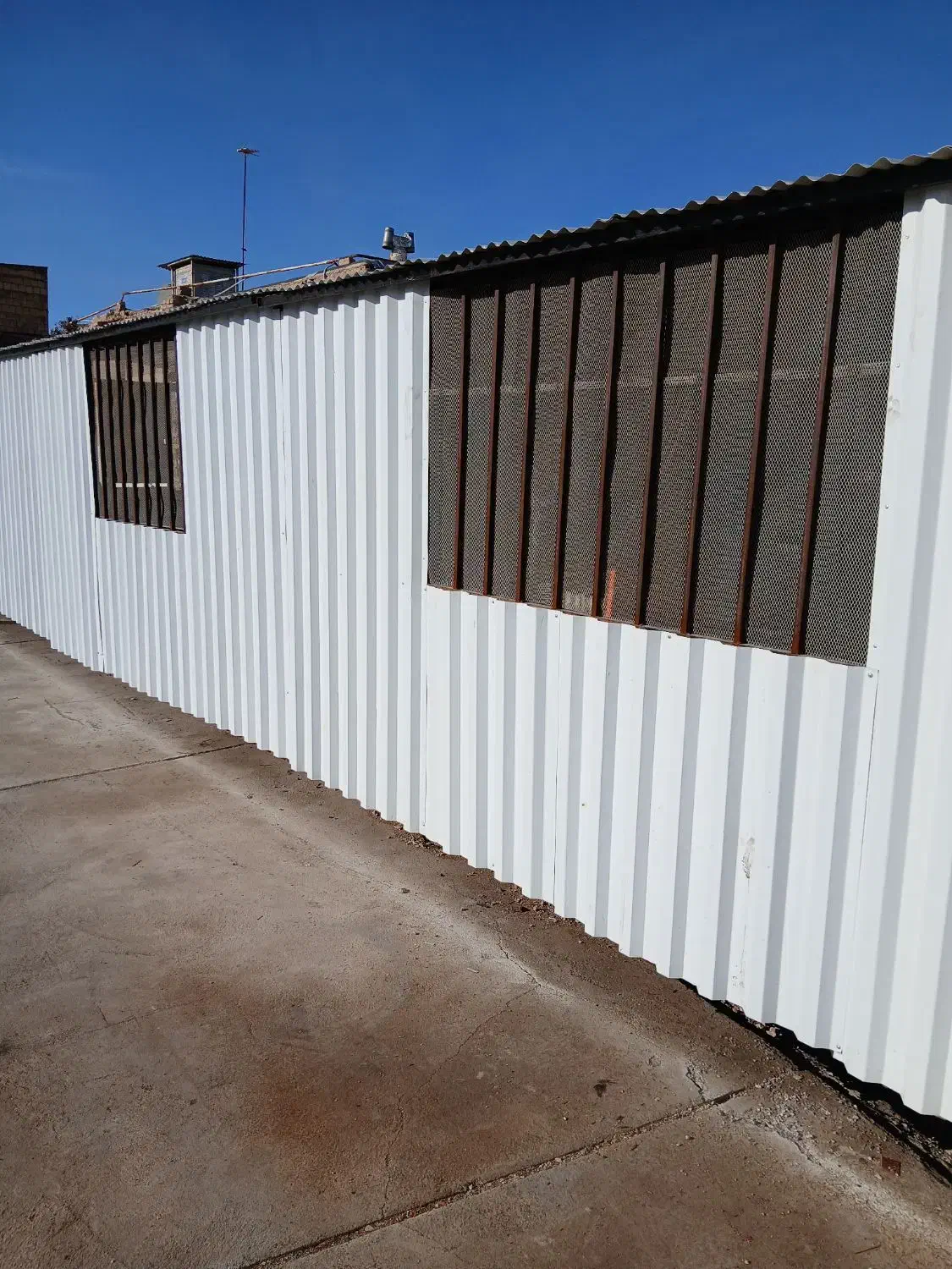 کانکس|ابزارآلات|مبارکه, |دیوار