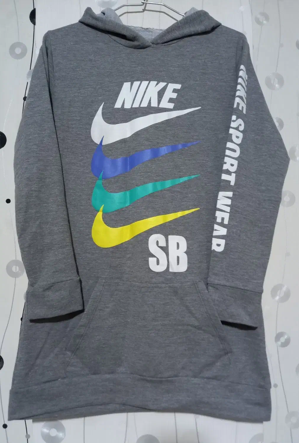 هودی نو|لباس|ساوه, |دیوار