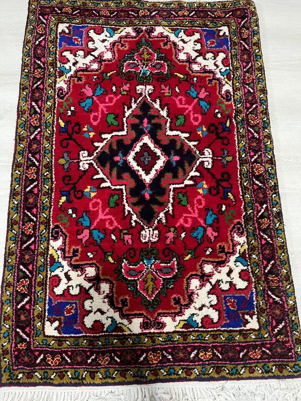 فرش هریس نو بدون استفاده|فرش|آبش احمد, |دیوار