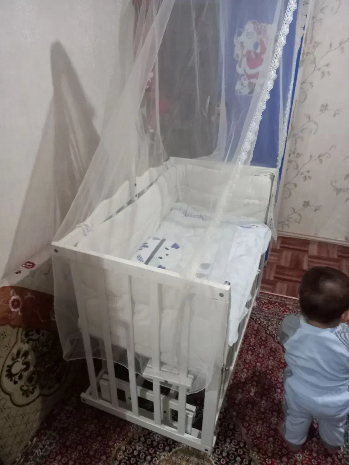 گهواره نوزادی در حد نو|تخت و سرویس خواب|اردبیل, |دیوار