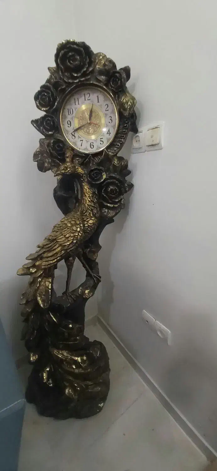 ساعت ایستاده|ساعت|آستانه اشرفیه, |دیوار