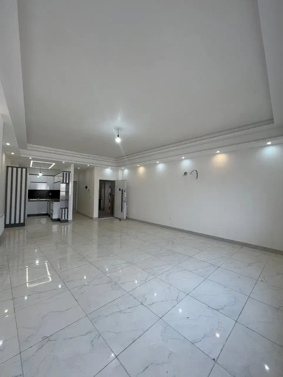 فروش واحد ۹۹متری نوساز ( فایل شکاری)|فروش آپارتمان|صومعهسرا, |دیوار