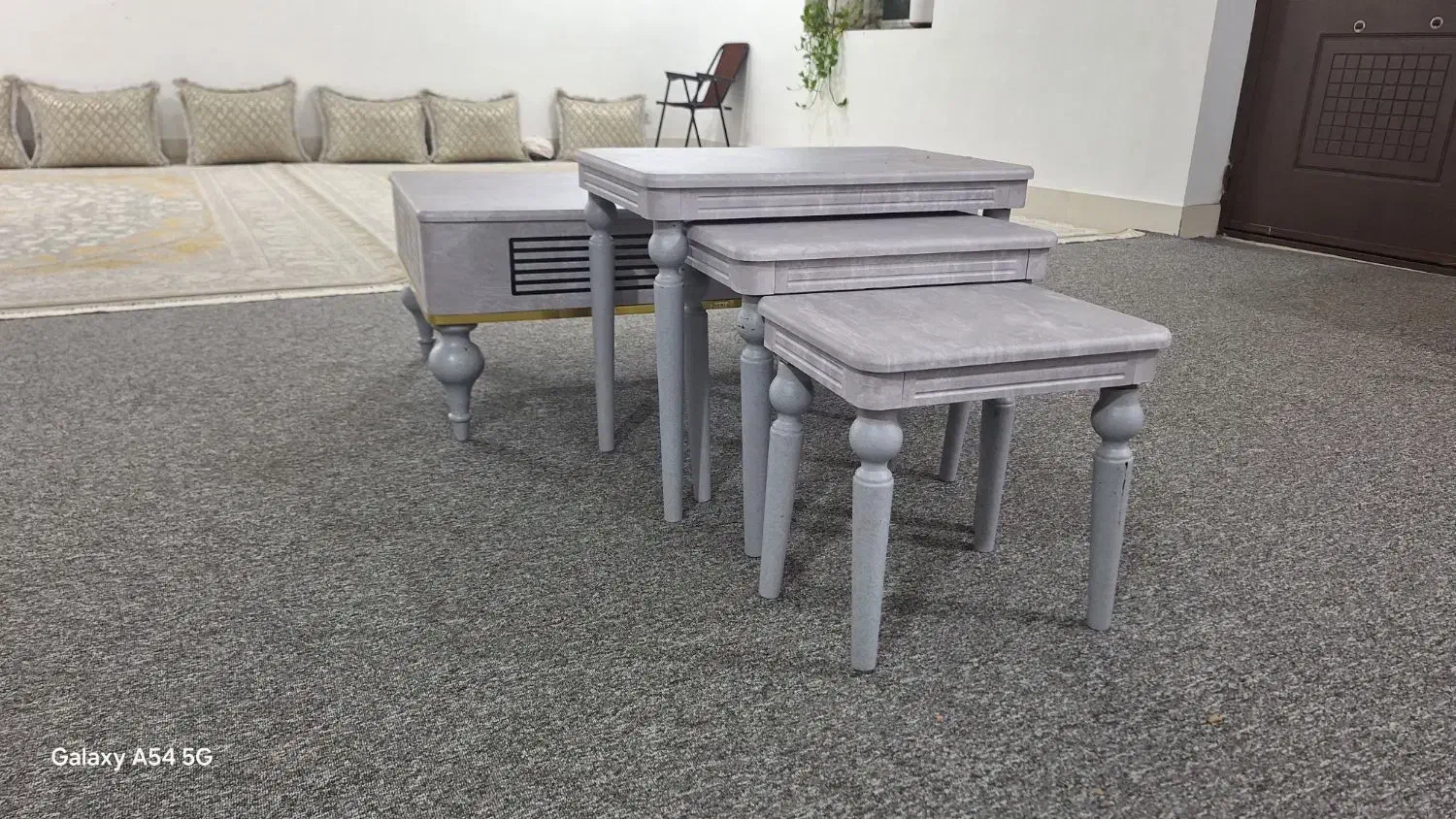 جلومبلی|مبلمان خانگی و میز عسلی|مهر, |دیوار