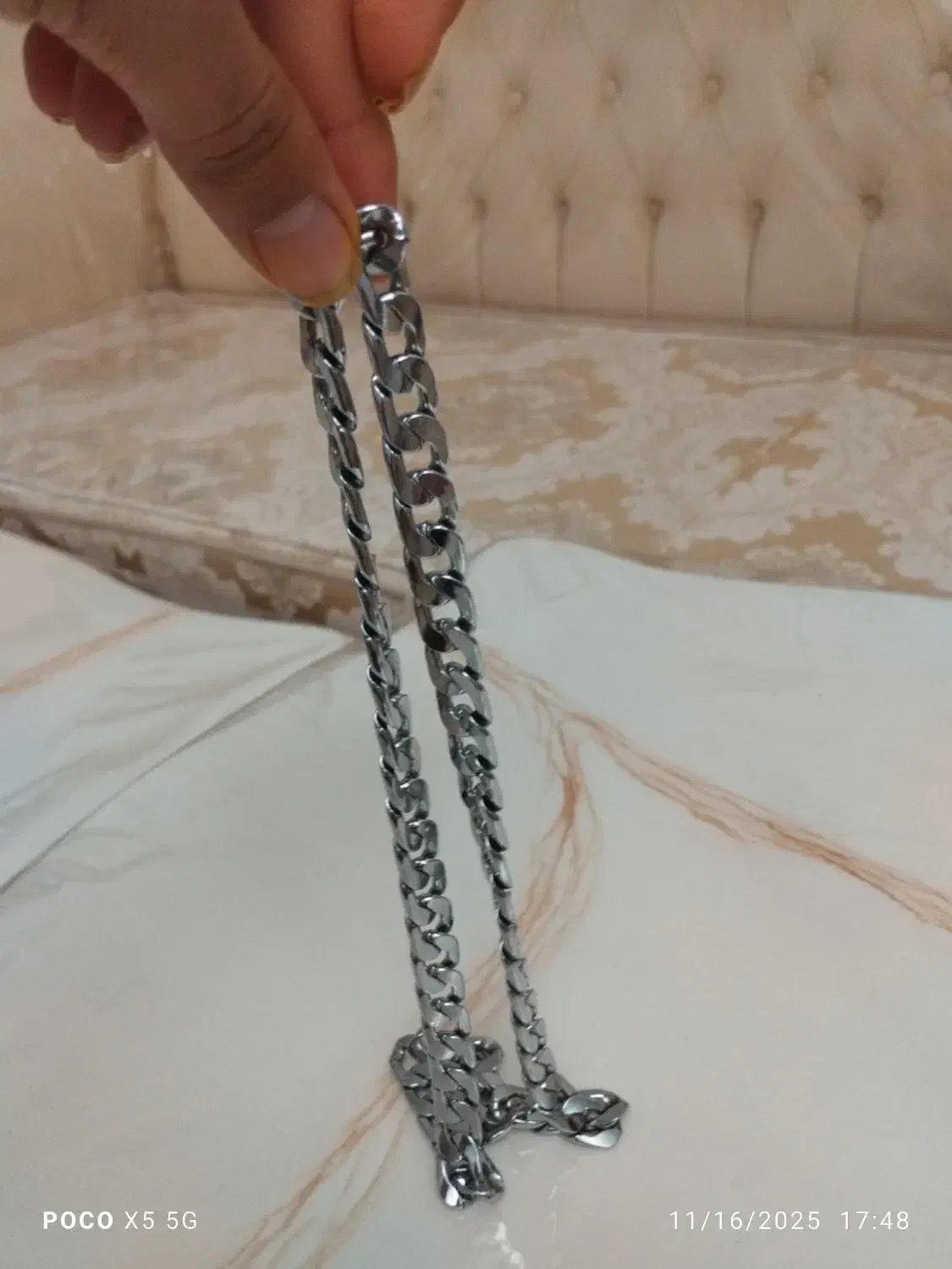 زنجیر (گردنبند)|بدلیجات|یزد, |دیوار