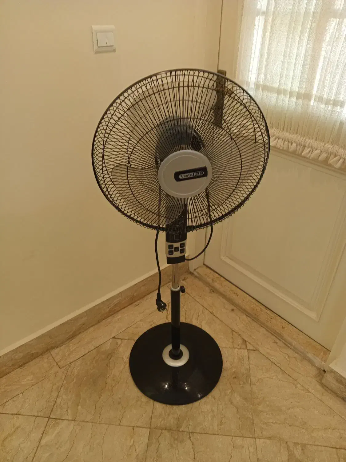 پنکه پایدار|پنکه و تصفیه‌کنندهٔ هوا|رشت, ساغری سازان|دیوار