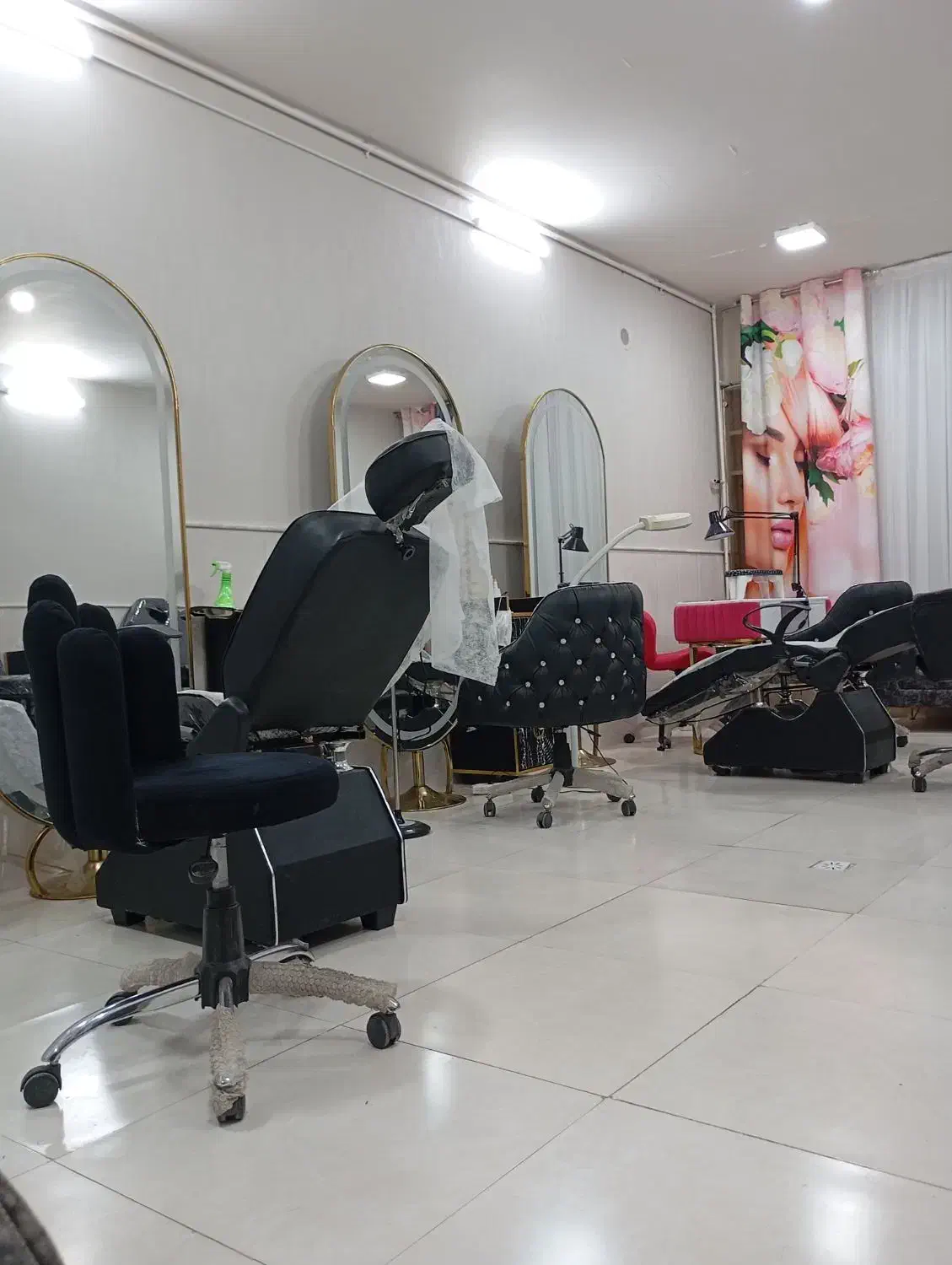 استخدام نیرو بصورت درصدی و اجاره در سالن زیبایی|استخدام درمانی، زیبایی، بهداشتی|قم, زنبیل آباد|دیوار