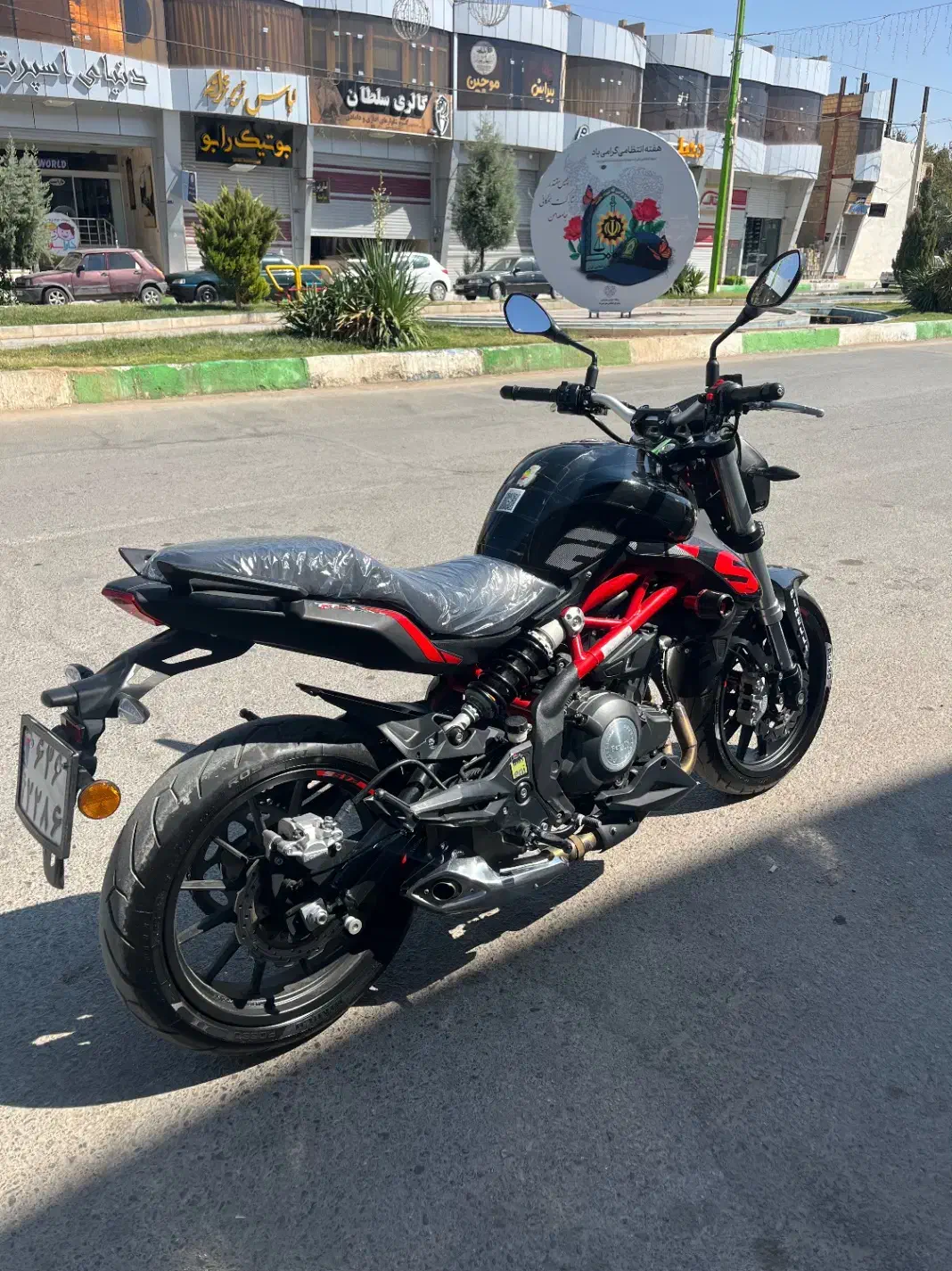 بنلی ۳۰۰ مدل ۱۴۰۱|موتورسیکلت|شهرضا, |دیوار