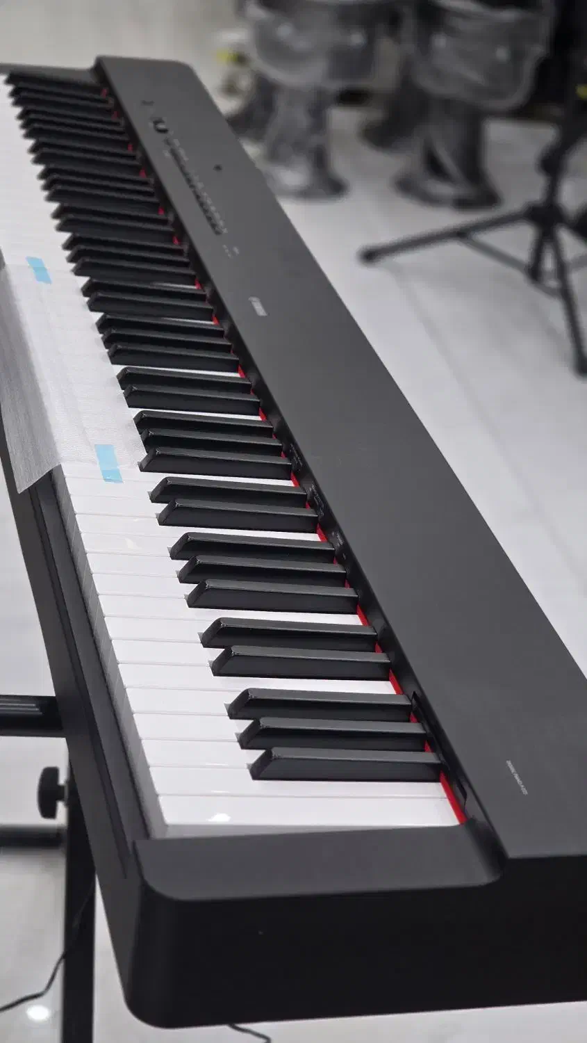 p225 yamaha  piano|پیانو، کیبورد، آکاردئون|گنبد کاووس, |دیوار
