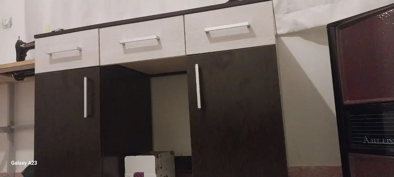 میز|میز تحریر و کامپیوتر|اراک, |دیوار