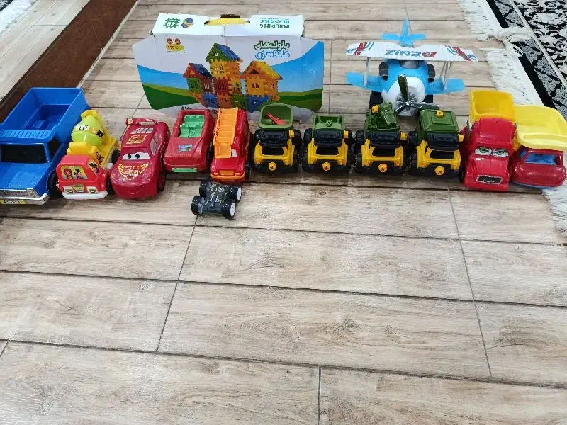 اسباب بازی|اسباب‌بازی بچه|کلاله, |دیوار